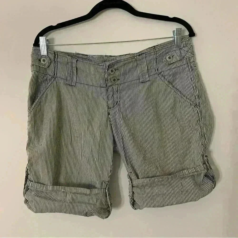 Nori Women's Striped Shorts Size 9 - Picture 9 of 16